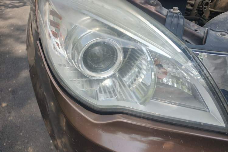 Used BAIC Weiwang M30 2015 1.5L Basic Version DAM15 Right Front Headlight