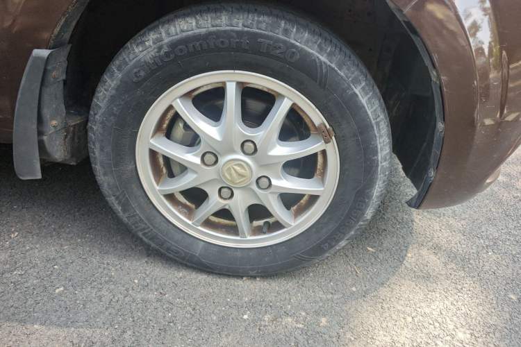 Used BAIC Weiwang M30 2015 1.5L Basic Version DAM15 Right Front Wheel Hub