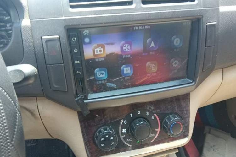 Used BAIC Weiwang M30 2015 1.5L Basic Version DAM15 Audio And AC Panel