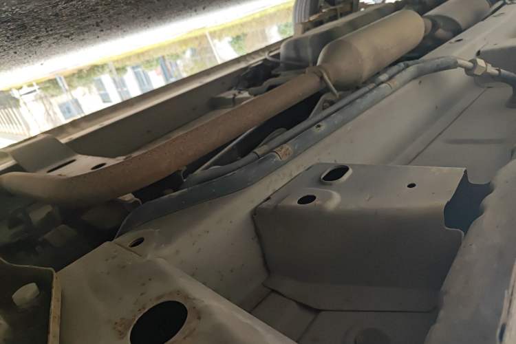Used BAIC Weiwang M30 2015 1.5L Basic Version DAM15 Chassis Front Right