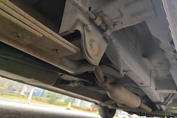 Used BAIC Weiwang M30 2015 1.5L Basic Version DAM15 Chassis Rear Right