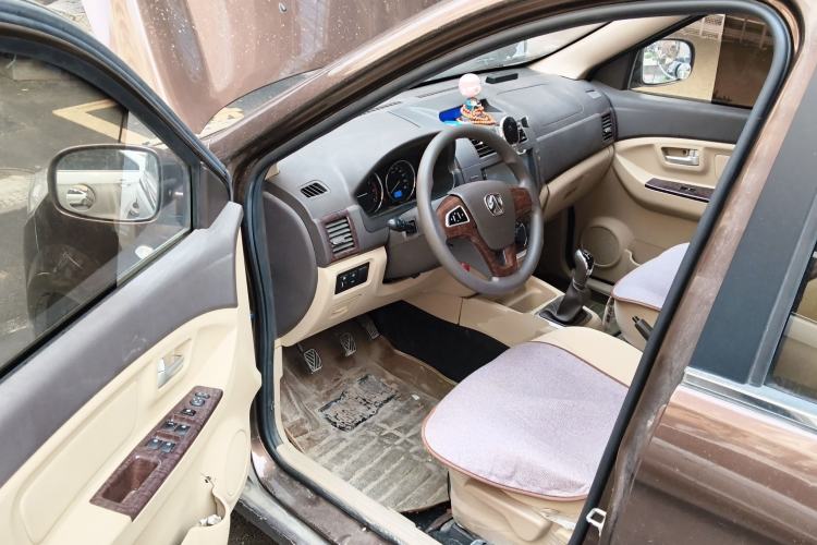 Used BAIC Weiwang M30 2015 1.5L Comfort Version BJ415B Driver Seat