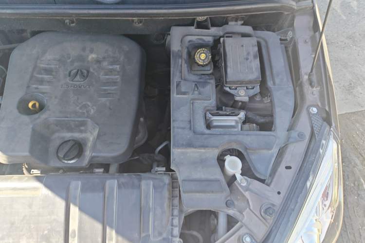 Used BAIC Weiwang M30 2015 1.5L Comfort version DAM15 Engine Bay Left