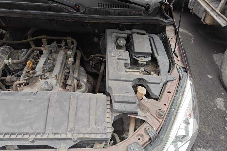 Used BAIC Weiwang M30 2015 1.5L Basic Version DAM15 Engine Bay Left
