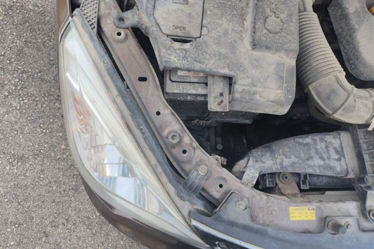 Used BAIC Weiwang M30 2015 1.5L Basic Version DAM15 Engine Bay Right