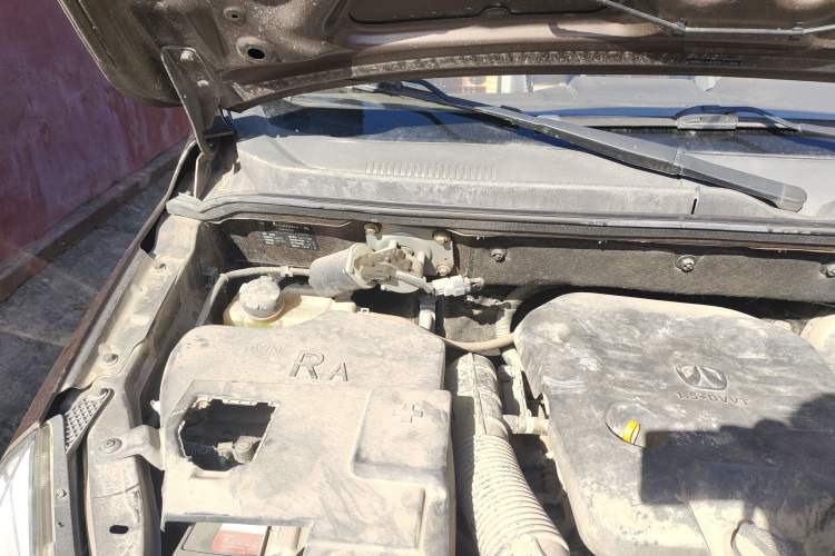 Used BAIC Weiwang M30 2015 1.5L Basic Version DAM15 Engine Bay Right