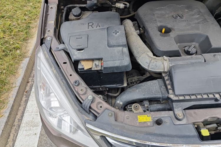 Used BAIC Weiwang M30 2015 1.5L Basic Version DAM15 Engine Bay Right