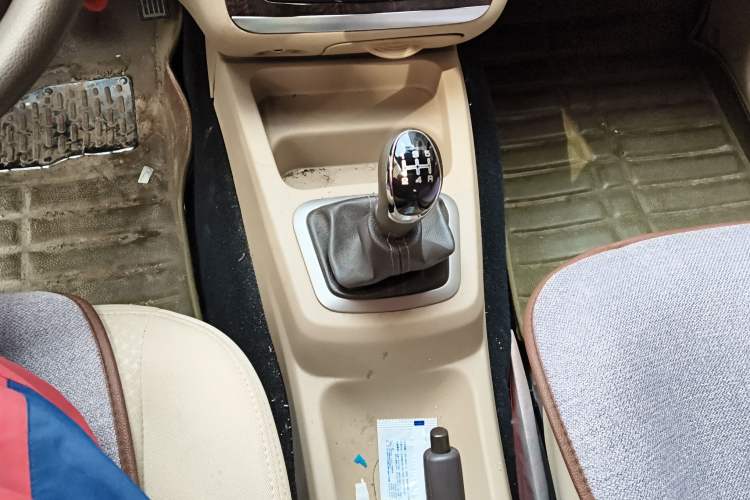 Used BAIC Weiwang M30 2015 1.5L Comfort Version BJ415B Gear Lever