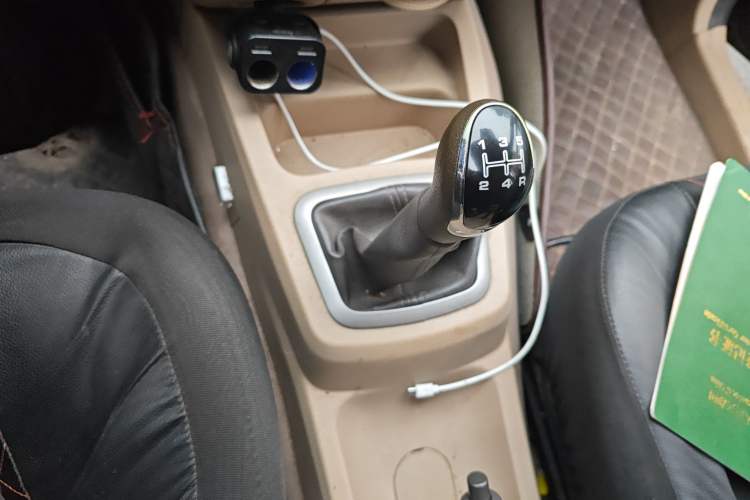 Used BAIC Weiwang M30 2015 1.5L Basic Version DAM15 Gear Lever