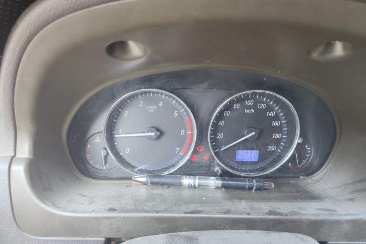 Used BAIC Weiwang M30 2015 1.5L Basic Version DAM15 Instrument Cluster