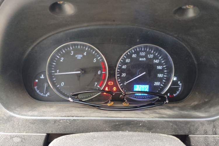 Used BAIC Weiwang M30 2015 1.5L Basic Version DAM15 Instrument Cluster