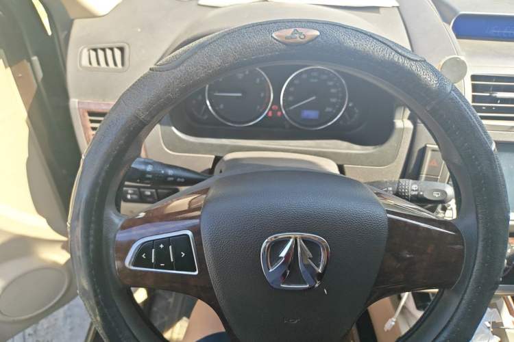 Used BAIC Weiwang M30 2015 1.5L Comfort version DAM15 Instrument Cluster