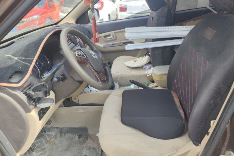 Used BAIC Weiwang M30 2015 1.5L Basic Version DAM15 Left Front Seat