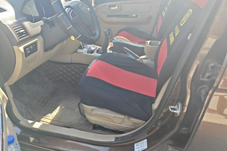 Used BAIC Weiwang M30 2015 1.5L Comfort version DAM15 Left Front Seat