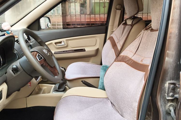 Used BAIC Weiwang M30 2015 1.5L Comfort Version BJ415B Left Front Seat
