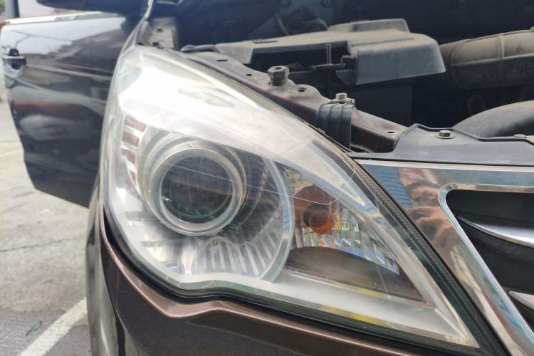 Used BAIC Weiwang M30 2015 1.5L Basic Version DAM15 Right Front Headlight