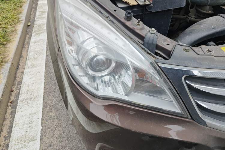 Used BAIC Weiwang M30 2015 1.5L Basic Version DAM15 Right Front Headlight