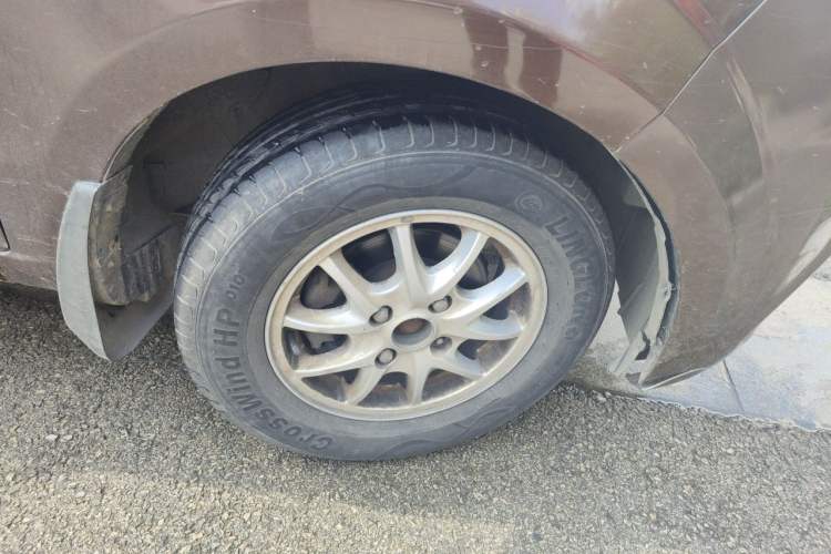 Used BAIC Weiwang M30 2015 1.5L Basic Version DAM15 Right Front Wheel Hub
