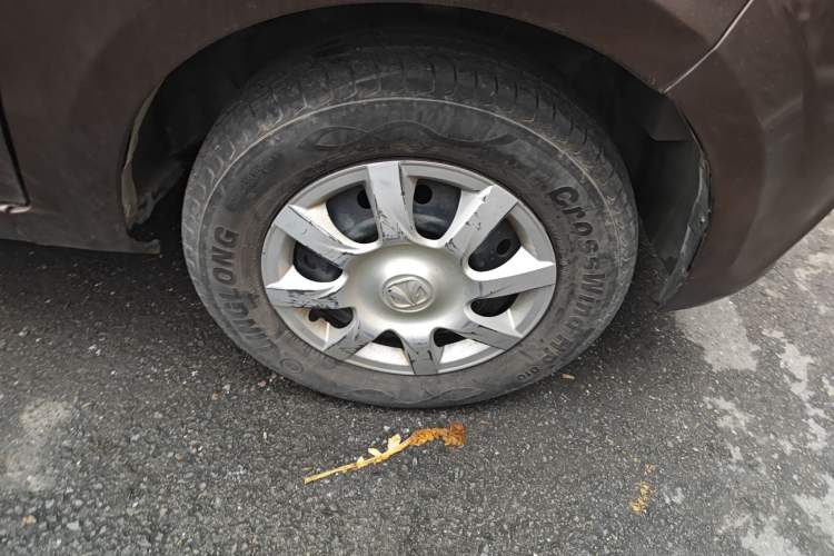 Used BAIC Weiwang M30 2015 1.5L Basic Version DAM15 Right Front Wheel Hub