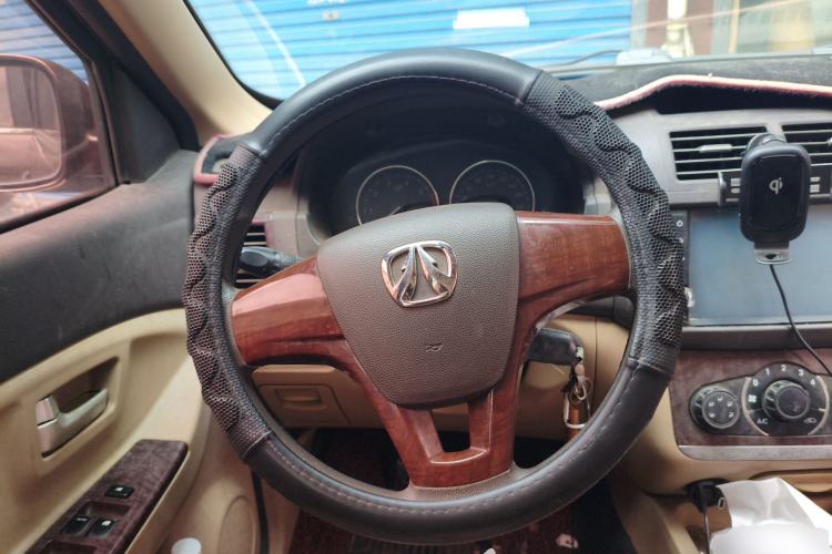 Used BAIC Weiwang M30 2015 1.5L Basic Version DAM15 Steering Wheel