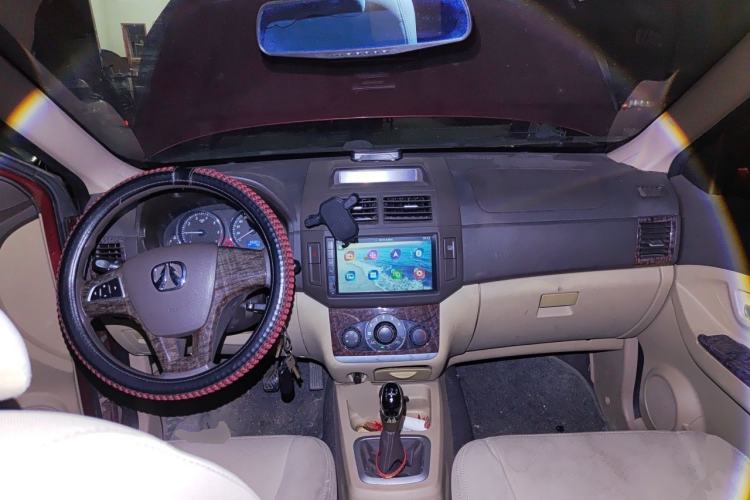 Used BAIC Weiwang M30 2015 1.5L Comfort Version BJ415B Center Console