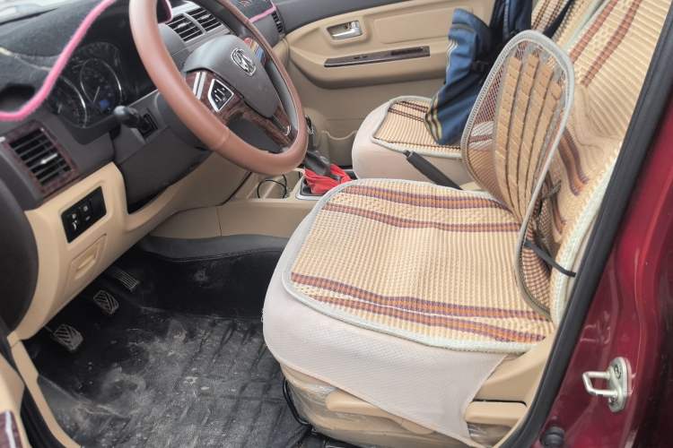 Used BAIC Weiwang M30 2015 1.5L Comfort version DAM15 Left Front Seat