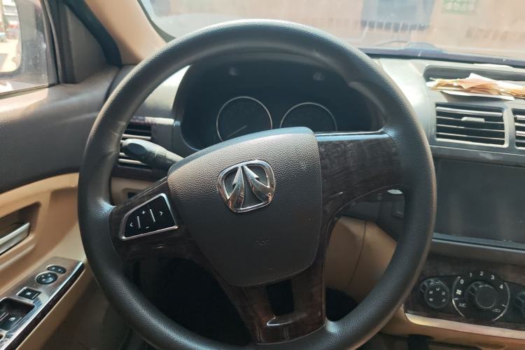 Used BAIC Weiwang M30 2015 1.5L Basic Version DAM15 Steering Wheel