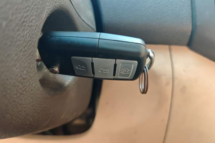Used BAIC Weiwang M30 2015 1.5L Basic Version DAM15 Vehicle Key