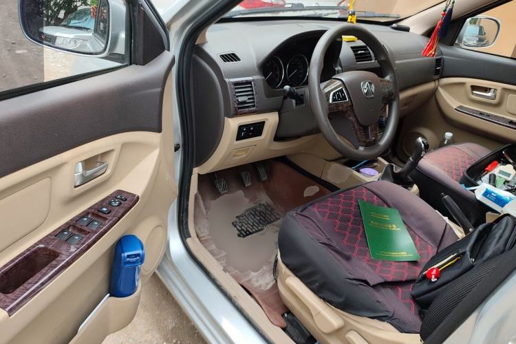 Used BAIC Weiwang M30 2015 1.5L Comfort version DAM15 Driver Seat