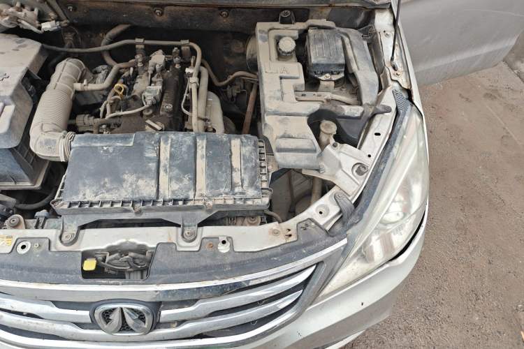Used BAIC Weiwang M30 2015 1.5L Basic Version BJ415B Engine Bay Left