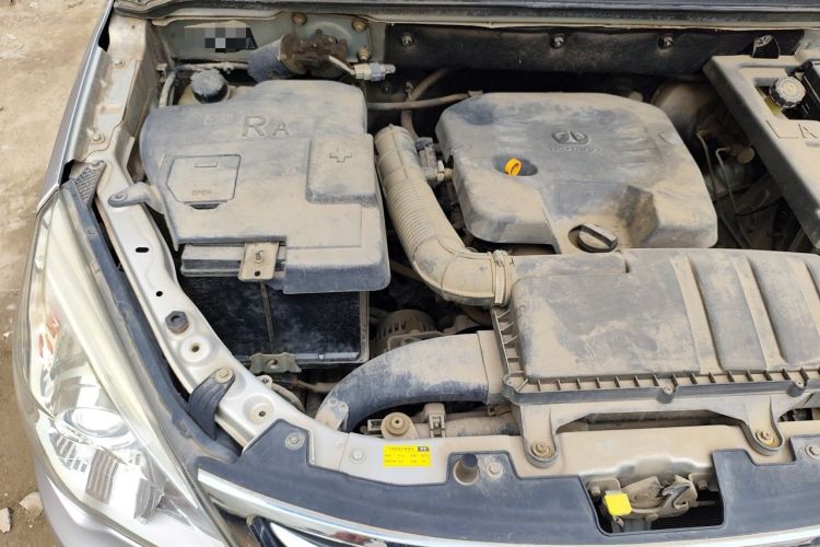 Used BAIC Weiwang M30 2015 1.5L Comfort version DAM15 Engine Bay Right