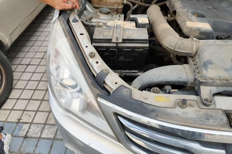 Used BAIC Weiwang M30 2015 1.5L Basic Version DAM15 Engine Bay Right