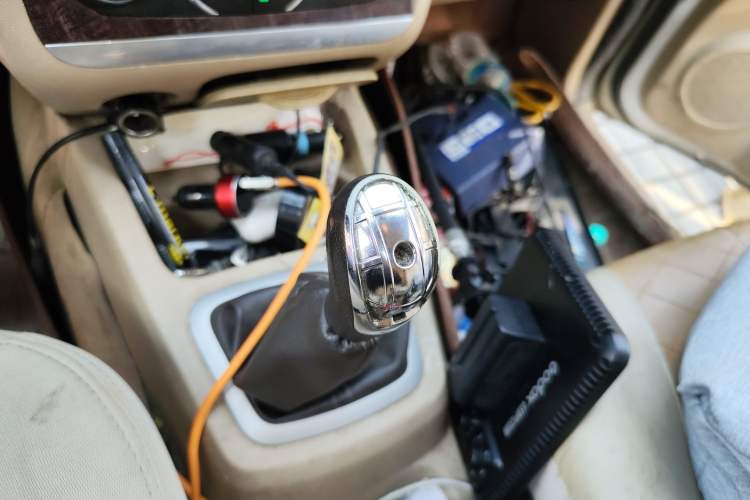 Used BAIC Weiwang M30 2015 1.5L Basic Version DAM15 Gear Lever