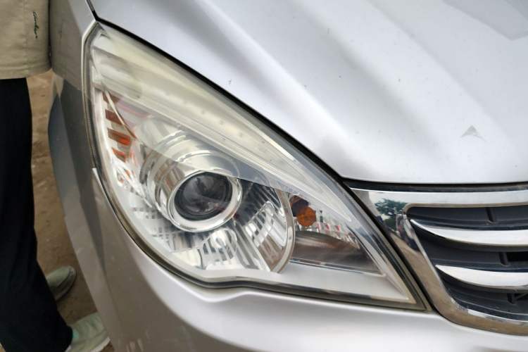 Used BAIC Weiwang M30 2015 1.5L Comfort version DAM15 Right Front Headlight