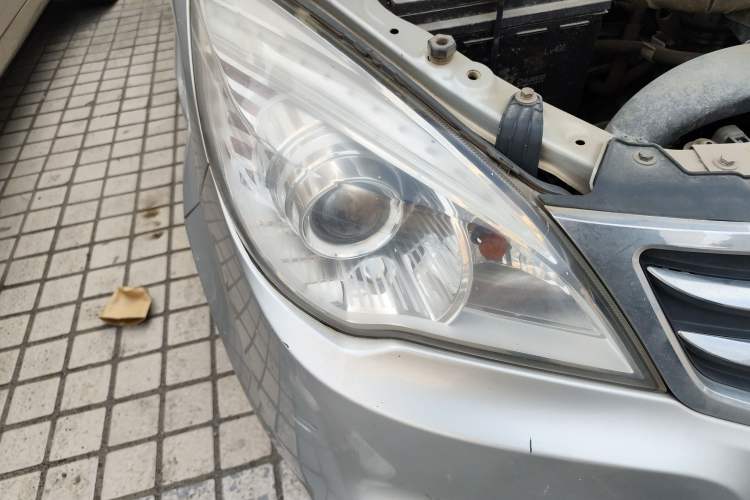 Used BAIC Weiwang M30 2015 1.5L Basic Version DAM15 Right Front Headlight