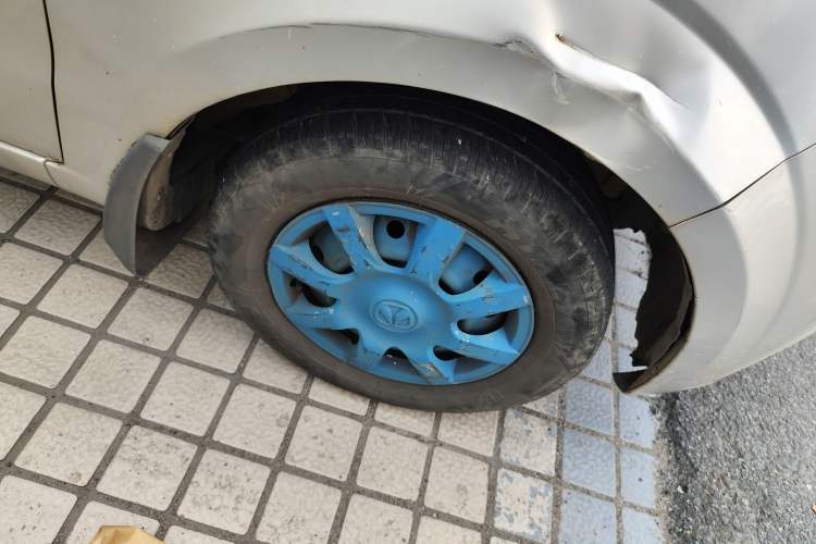 Used BAIC Weiwang M30 2015 1.5L Basic Version DAM15 Right Front Wheel Hub