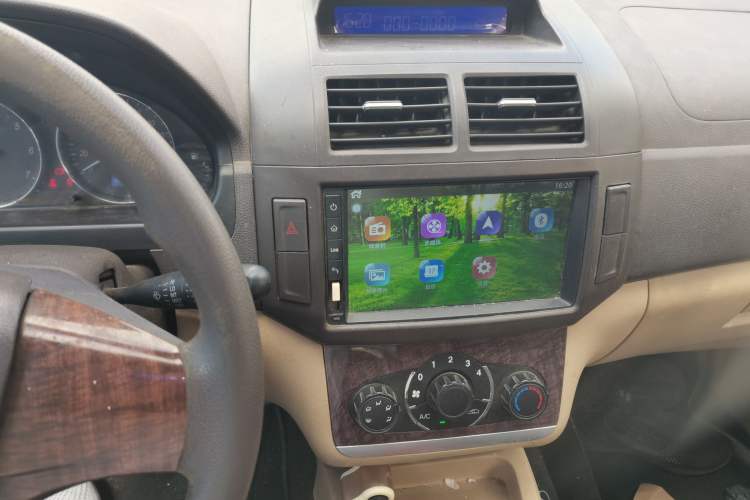 Used BAIC Weiwang M30 2015 1.5L Basic Version DAM15 Audio And AC Panel