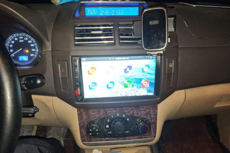 Used BAIC Weiwang M30 2015 1.5L Comfort version DAM15 Audio And AC Panel