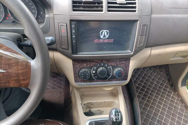 Used BAIC Weiwang M30 2015 1.5L Basic Version DAM15 Audio And AC Panel