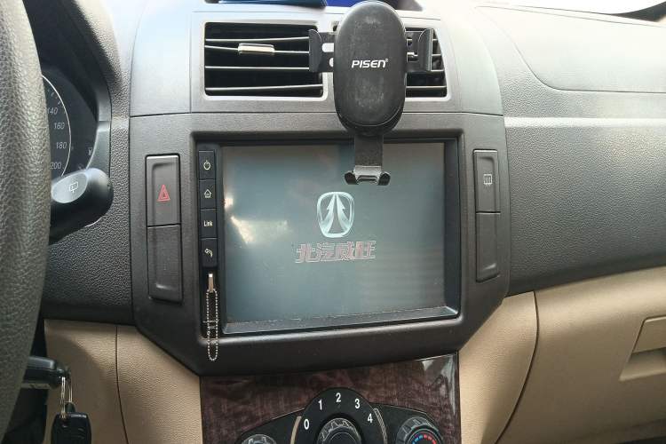 Used BAIC Weiwang M30 2015 1.5L Comfort version DAM15 Audio And AC Panel
