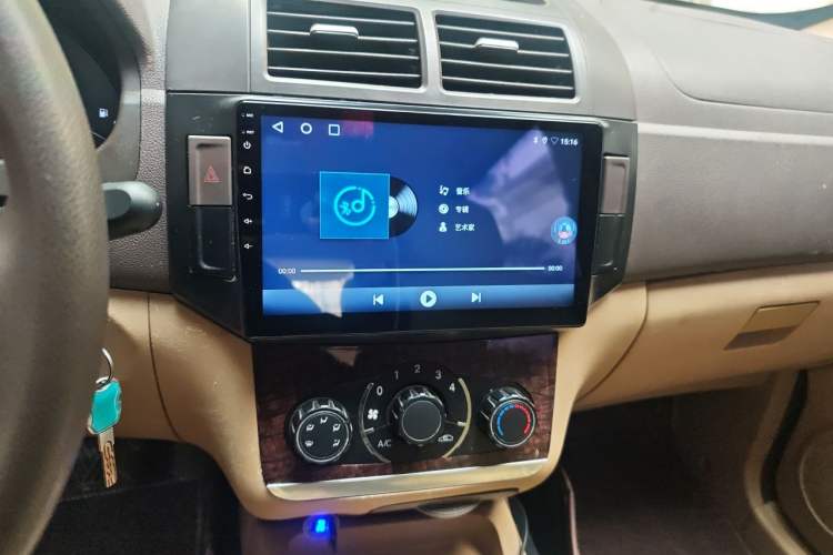 Used BAIC Weiwang M30 2015 1.5L Basic Version DAM15 Audio And AC Panel
