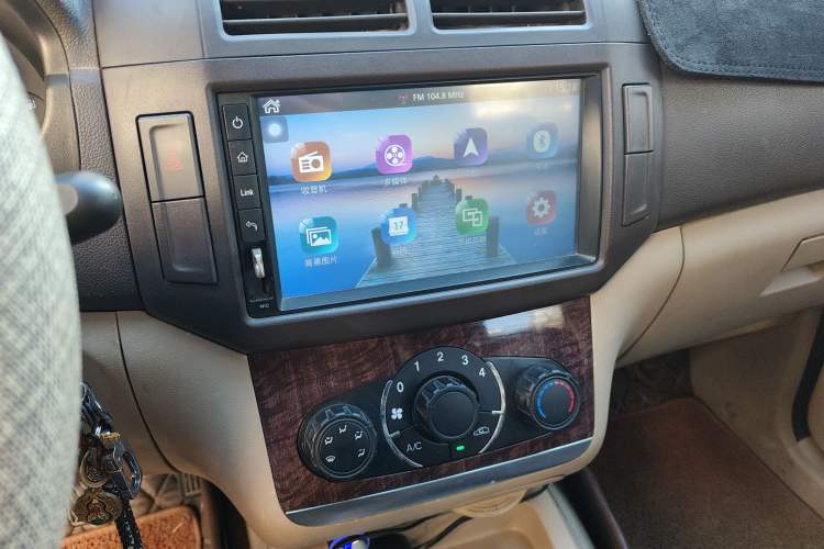 Used BAIC Weiwang M30 2015 1.5L Basic Version DAM15 Audio And AC Panel