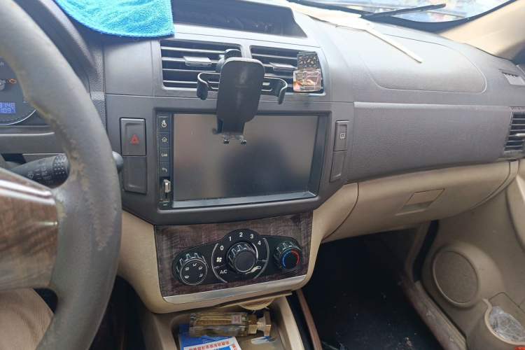 Used BAIC Weiwang M30 2015 1.5L Comfort Version BJ415B Audio And AC Panel