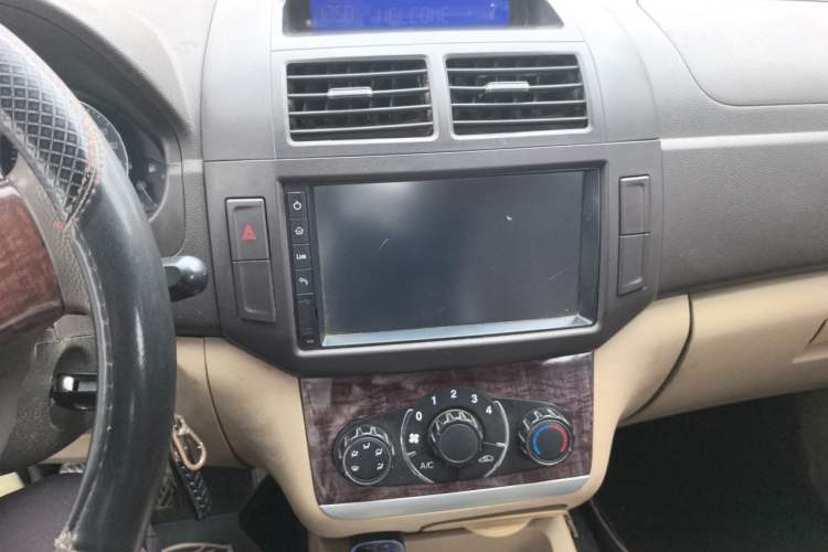 Used BAIC Weiwang M30 2015 1.5L Basic Version BJ415B Audio And AC Panel