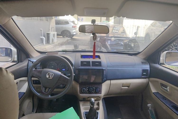 Used BAIC Weiwang M30 2015 1.5L Basic Version BJ415B Center Console