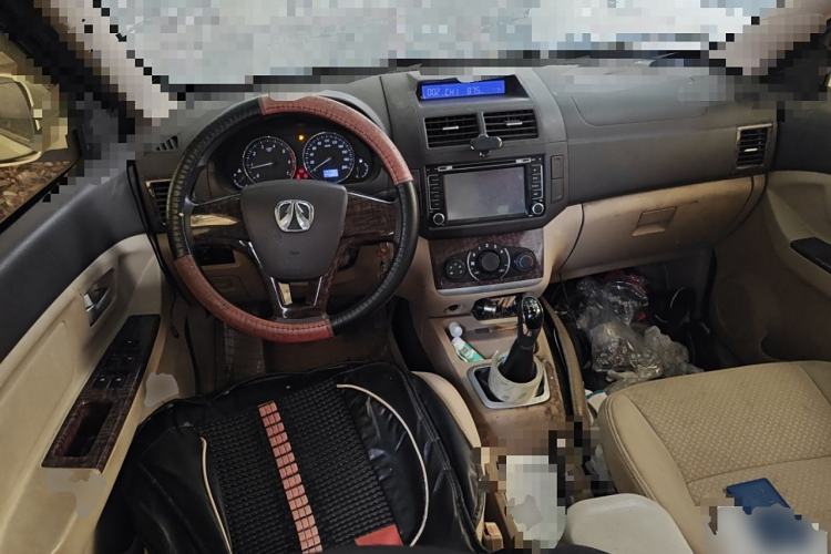 Used BAIC Weiwang M30 2015 1.5L Basic Version DAM15 Center Console