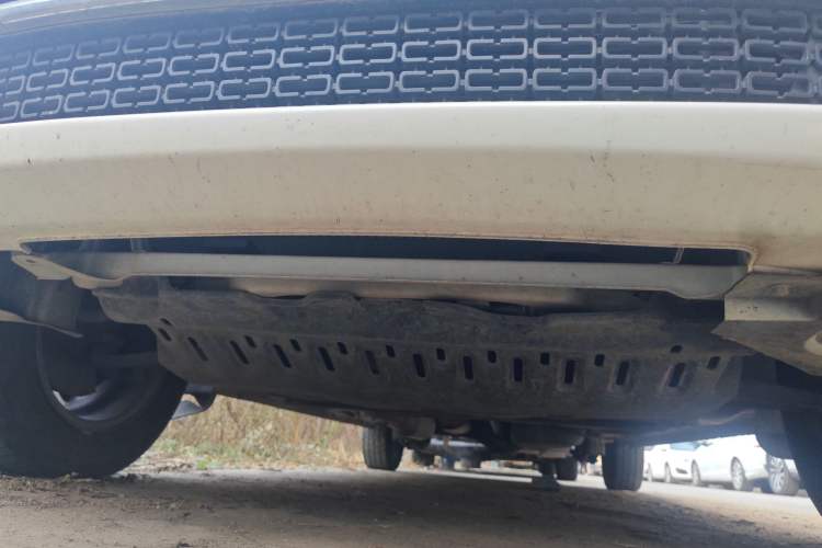 Used BAIC Weiwang M30 2015 1.5L Comfort version DAM15 Chassis Front