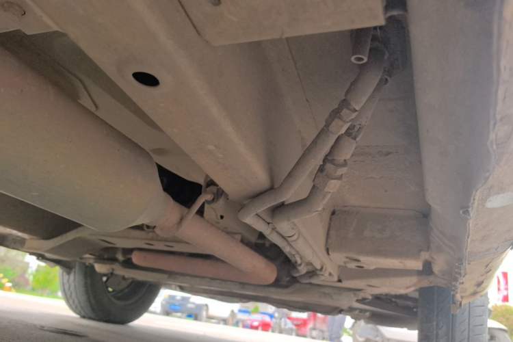 Used BAIC Weiwang M30 2015 1.5L Basic Version BJ415B Chassis Front Right