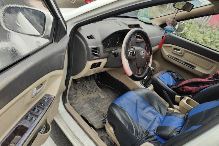 Used BAIC Weiwang M30 2015 1.5L Comfort version DAM15 Driver Seat
