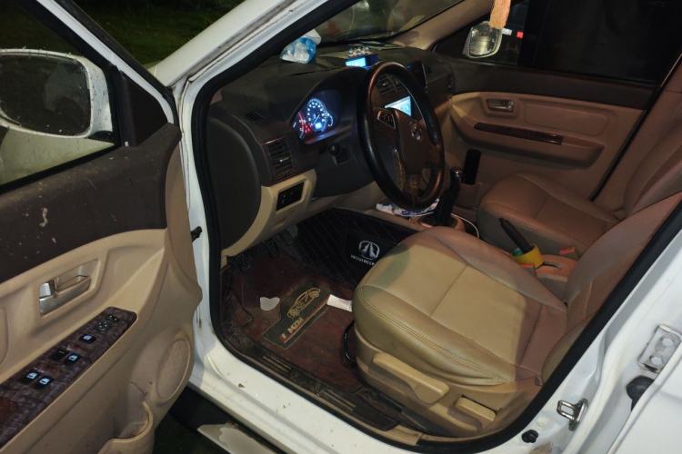 Used BAIC Weiwang M30 2015 1.5L Comfort version DAM15 Driver Seat